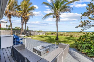 659 S Atlantic Ave in Cocoa Beach, FL - Building Photo - Building Photo