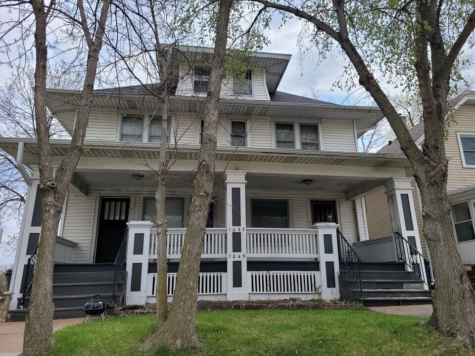 1043 5th Ave SE, Unit A in Cedar Rapids, IA - Building Photo