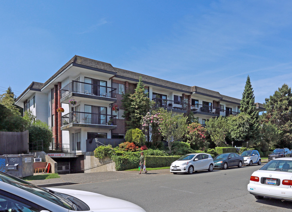 Terrace Heights in Vancouver, BC - Building Photo