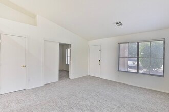 1440 W Canary Way in Chandler, AZ - Building Photo - Building Photo