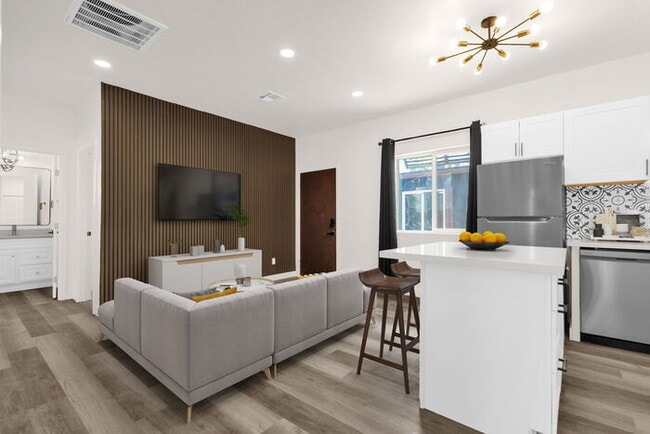 property at 1012 E Pierson St