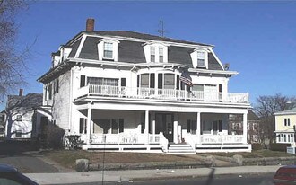 11 New Ocean St in Lynn, MA - Building Photo
