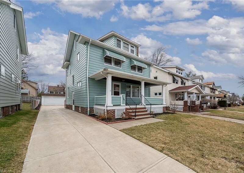 2168 Richland Ave in Lakewood, OH - Building Photo