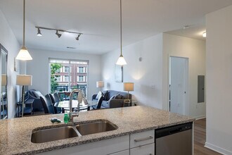 75 Tresser Blvd in Stamford, CT - Building Photo - Building Photo
