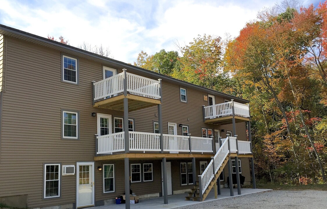 548 Main St, Unit 4 in Sturbridge, MA - Foto de edificio