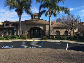5350 Dunlay Dr, Unit 2117 in Sacramento, CA - Foto de edificio - Building Photo