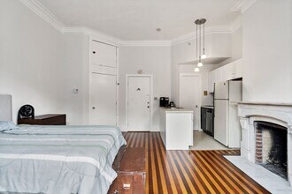 389 Beacon St, Unit 6 in Boston, MA - Building Photo - Building Photo