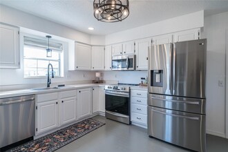 37340 Derbyshire Dr in Zephyrhills, FL - Building Photo - Building Photo