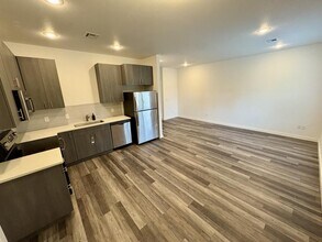 628 N College St in Siloam Springs, AR - Building Photo - Building Photo