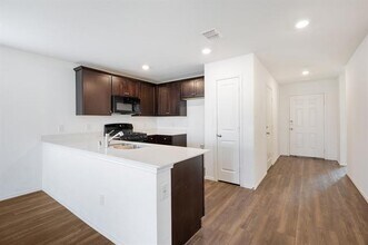 5807 Grindstone Dr in Heartland, TX - Building Photo - Building Photo
