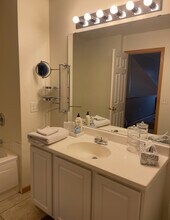 17601 Hackberry Ct in Eden Prairie, MN - Building Photo - Building Photo
