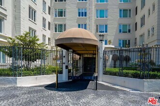 1424 N Crescent Heights Blvd in West Hollywood, CA - Building Photo - Building Photo