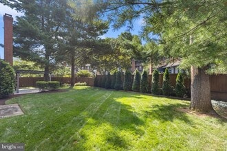208 Bristol Downs Dr in Gaithersburg, MD - Building Photo - Building Photo