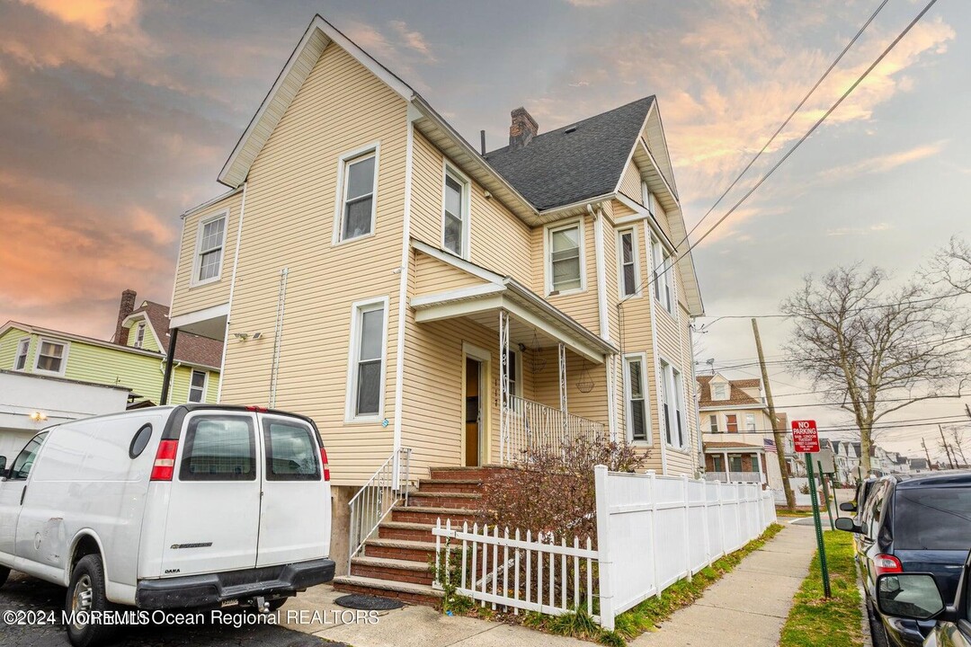 117 Lewis St in Perth Amboy, NJ - Building Photo