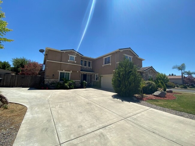 6227 W Delaware Ct in Visalia, CA - Building Photo - Building Photo