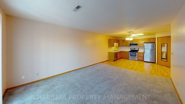 626 N Sycamore Ave in Sioux Falls, SD - Building Photo - Building Photo