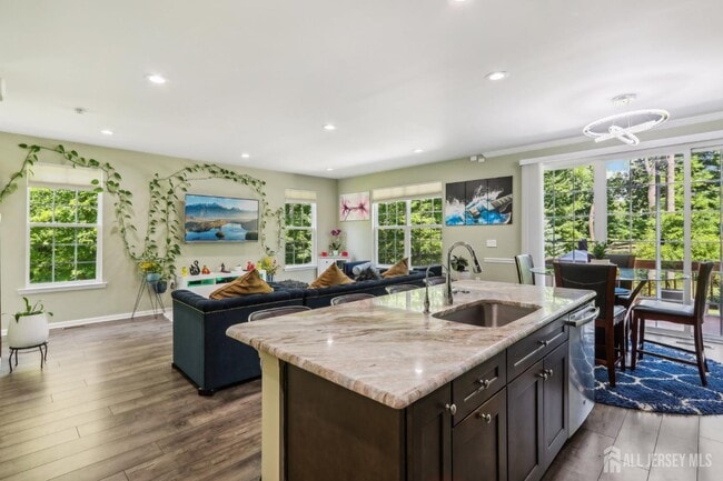 206 Shields Ct in Monmouth Junction, NJ - Building Photo - Building Photo