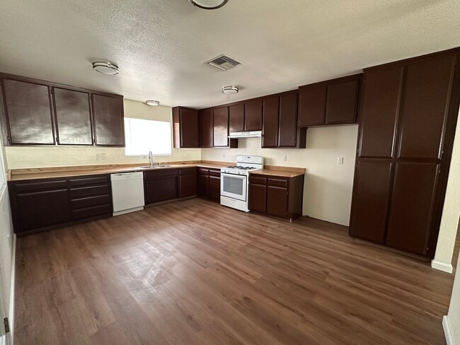 57381 Warren Way