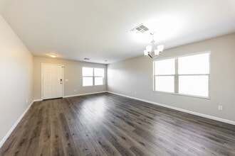 15830 W Gelding Dr in Surprise, AZ - Building Photo - Building Photo