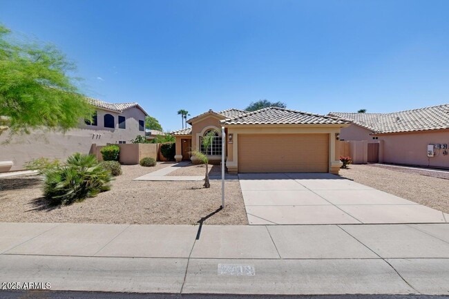 7409 W Crest Ln in Glendale, AZ - Building Photo - Building Photo