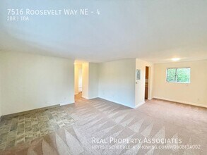 7516 Roosevelt Way NE in Seattle, WA - Building Photo - Building Photo