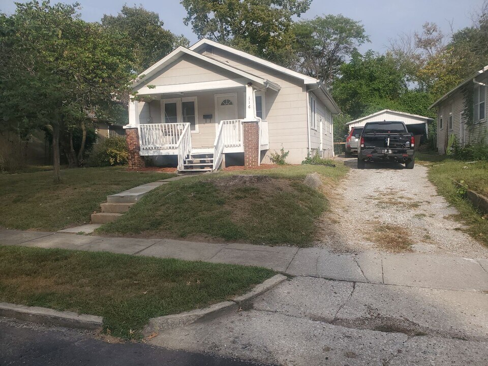 116 McBaine Ave in Columbia, MO - Building Photo