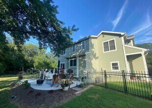 1809 Myers Ct in Lawrence, KS - Building Photo - Building Photo