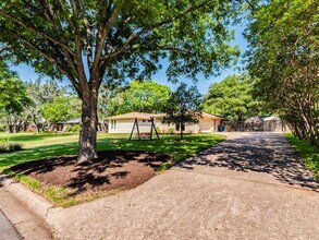 12112 Shetland Chase in Austin, TX - Building Photo - Building Photo