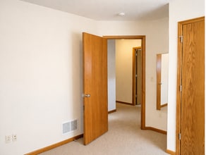 424-426 Brooklawn Ct in Manhattan, KS - Building Photo - Building Photo