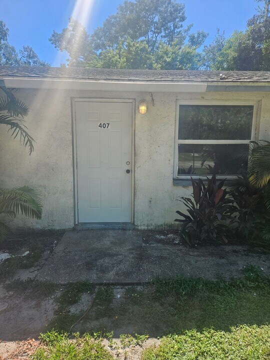 407 26th Ave W in Bradenton, FL - Foto de edificio
