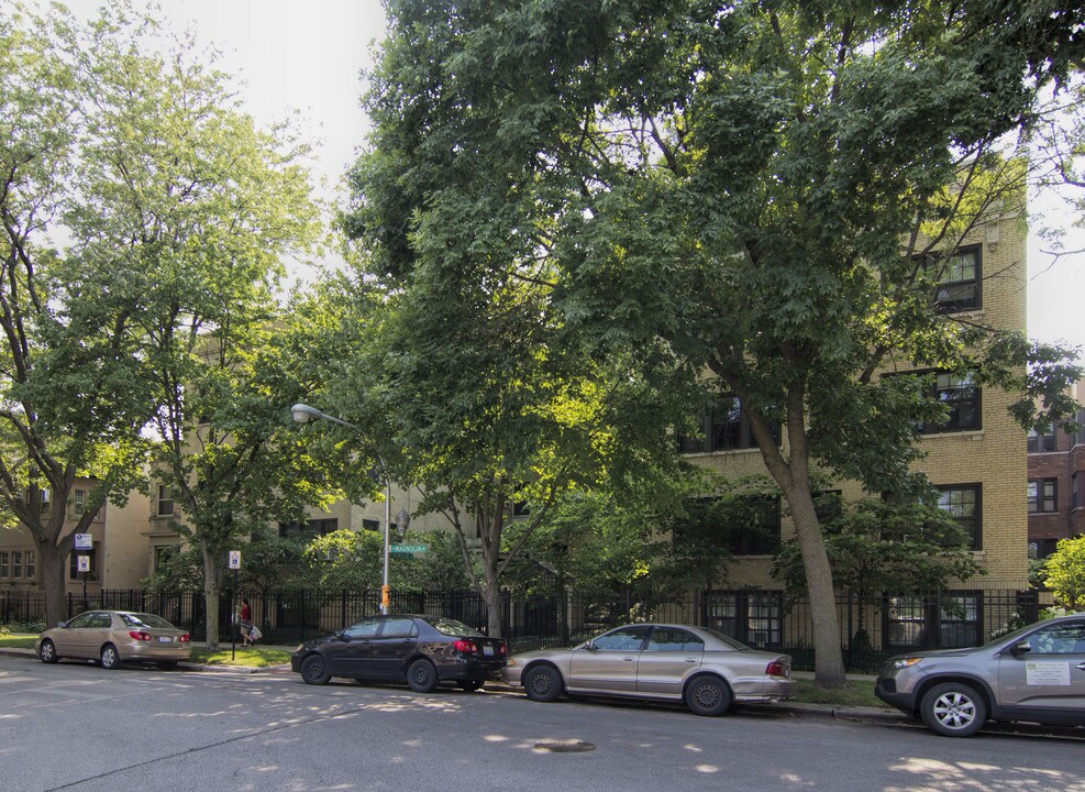 Magnolia Courts Apartments in Chicago, IL - Building Photo