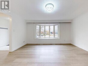 575 Third Line in Oakville, ON - Building Photo - Building Photo