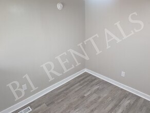 231 N Cherry St in Columbus, IN - Building Photo - Building Photo