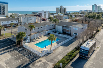 Ocean Side Villas in Myrtle Beach, SC - Foto de edificio - Building Photo