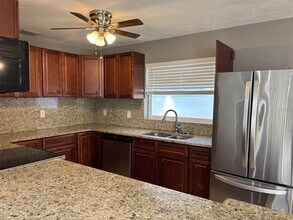 4940 Shell Stream Blvd in New Port Richey, FL - Building Photo - Building Photo