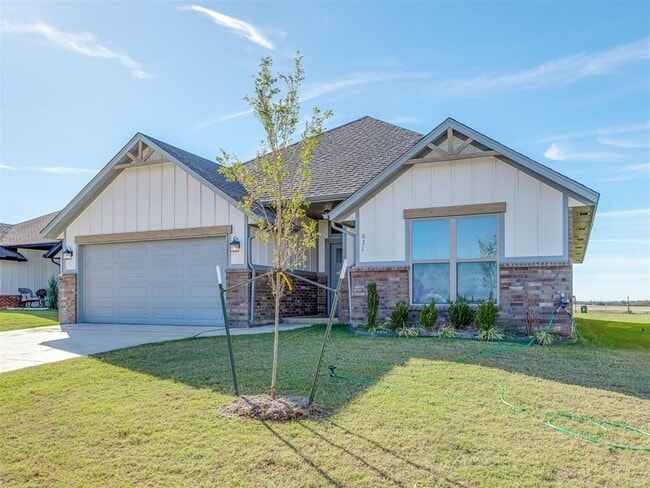 631 Hackberry Ln in Washington, OK - Building Photo - Building Photo