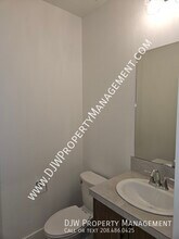 1199 N Webb Wy in Meridian, ID - Building Photo - Building Photo