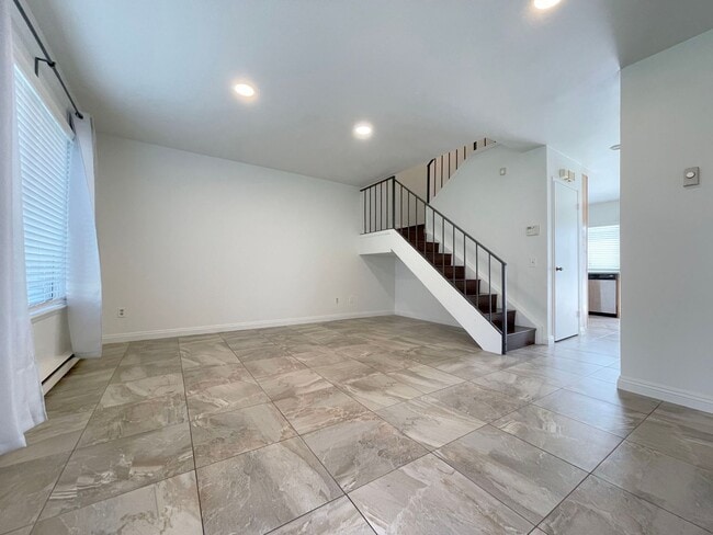 631 W Alton Ave in Santa Ana, CA - Building Photo - Building Photo