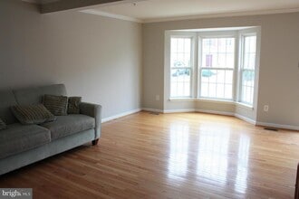 7018 Oak Grove Way in Elkridge, MD - Building Photo - Building Photo