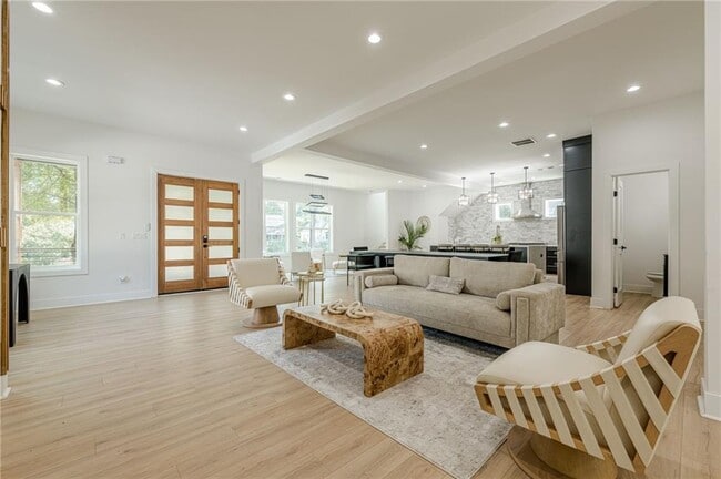 34 Candler Rd NE in Atlanta, GA - Building Photo - Building Photo