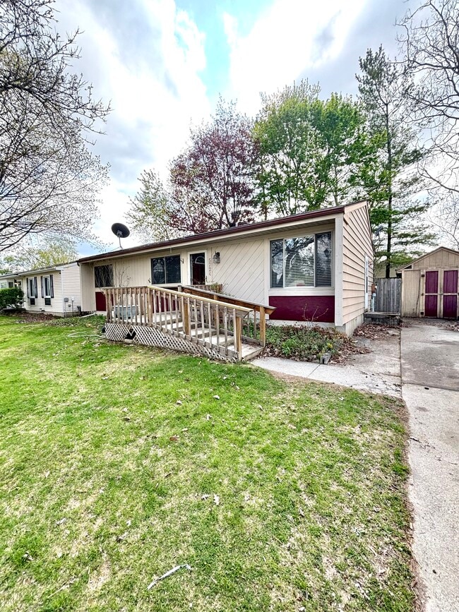 5724 Annapolis Dr in Lansing, MI - Building Photo - Building Photo