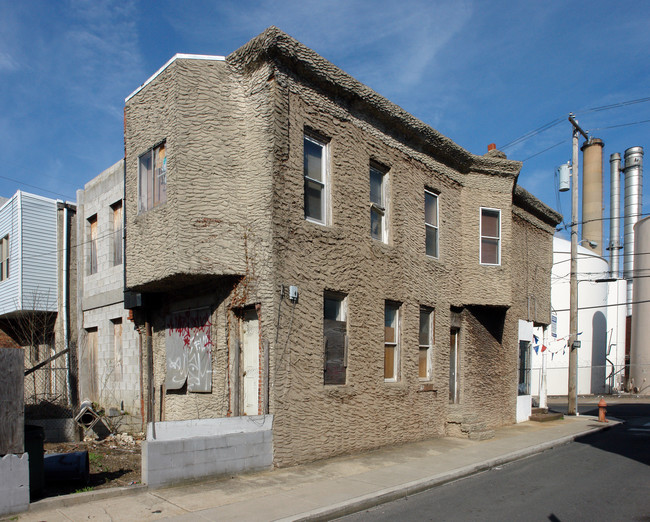 2549 Grays Ferry Ave in Philadelphia, PA - Foto de edificio - Building Photo