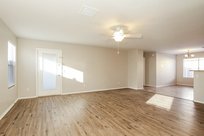 43680 Bedford Dr in Maricopa, AZ - Building Photo - Building Photo