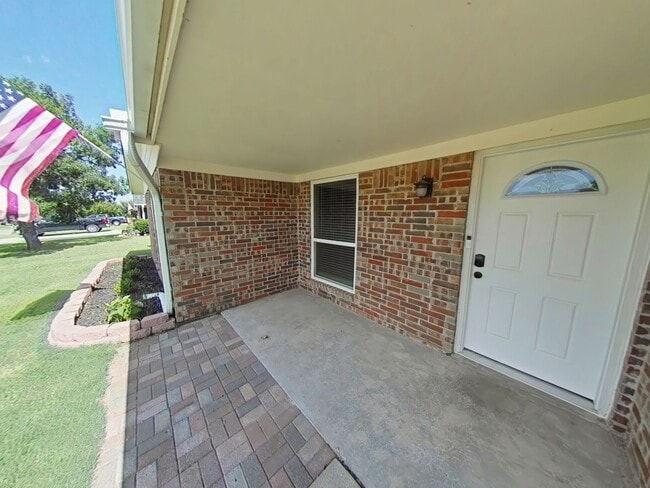 7512 SW Forest Ave in Lawton, OK - Foto de edificio - Building Photo