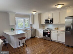 1101 Dead Run Dr in McLean, VA - Building Photo - Building Photo