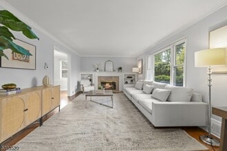 4 Meadowbrook Rd in Millburn, NJ - Building Photo - Building Photo