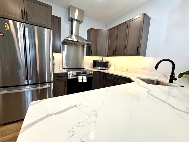 21 Summer St in Natick, MA - Building Photo - Building Photo