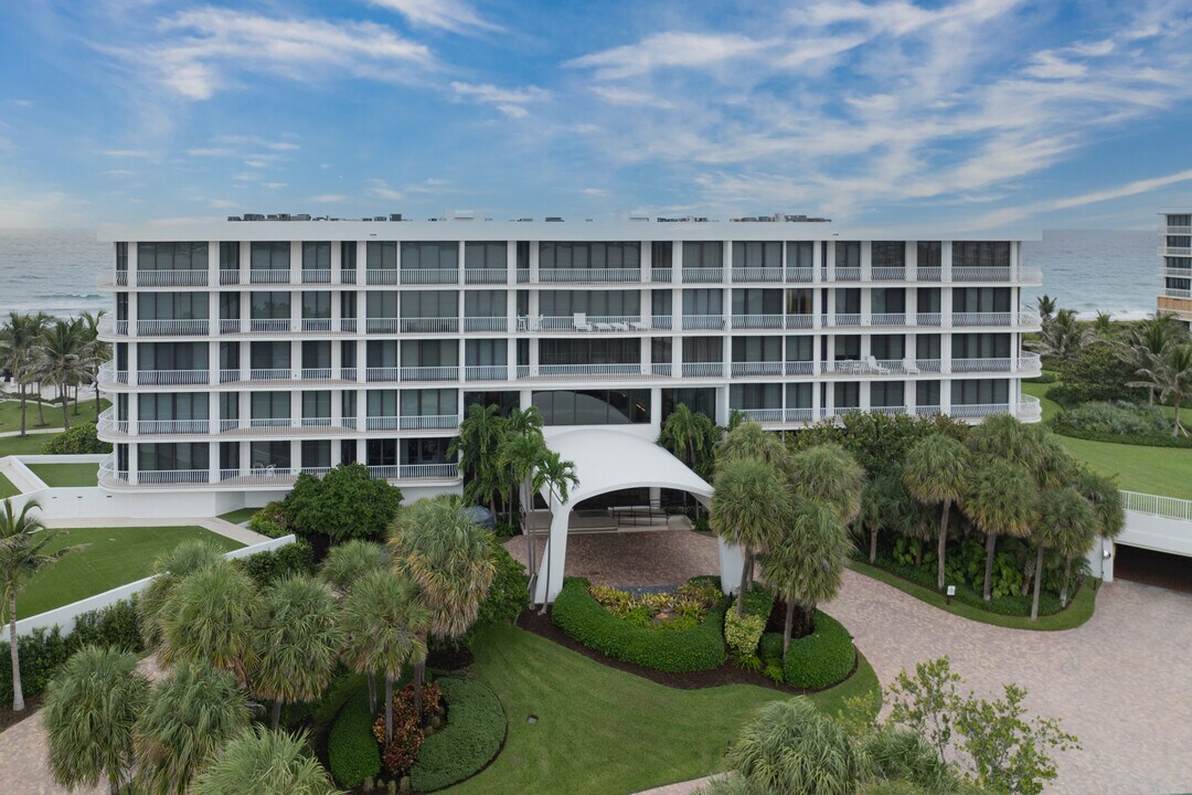 2000 Building South in Palm Beach, FL - Building Photo