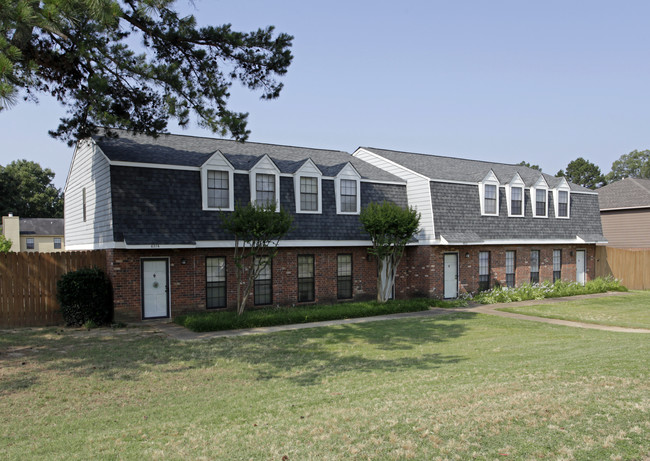 Fairfax Manor Townhouses in Memphis, TN - Building Photo - Building Photo