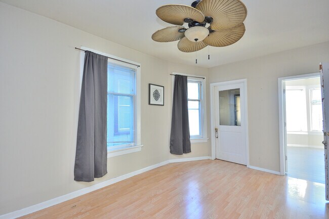 818-820 E Brady St in Milwaukee, WI - Building Photo - Building Photo